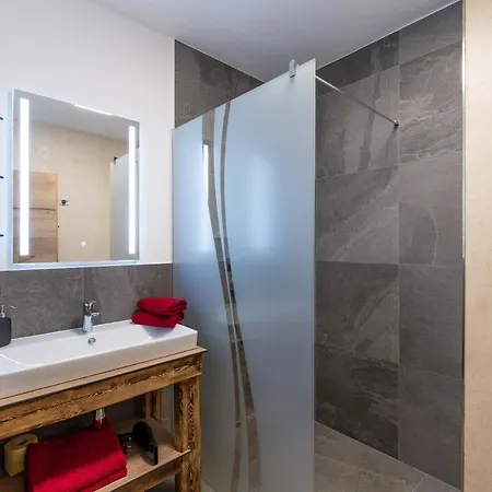 Haus Huettenberger Apartamento