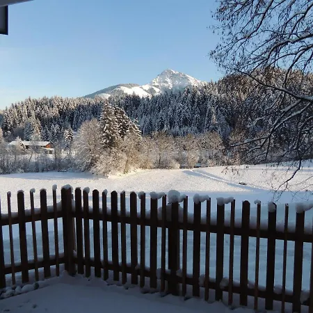 Haus Huettenberger Apartman *