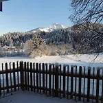 Haus Huettenberger Апартаменты *